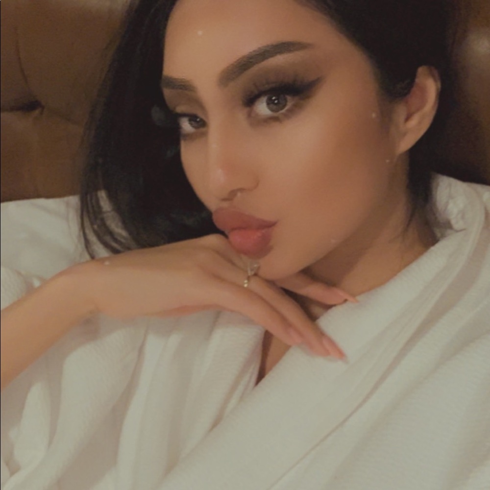 Meet your Posher, Ambr